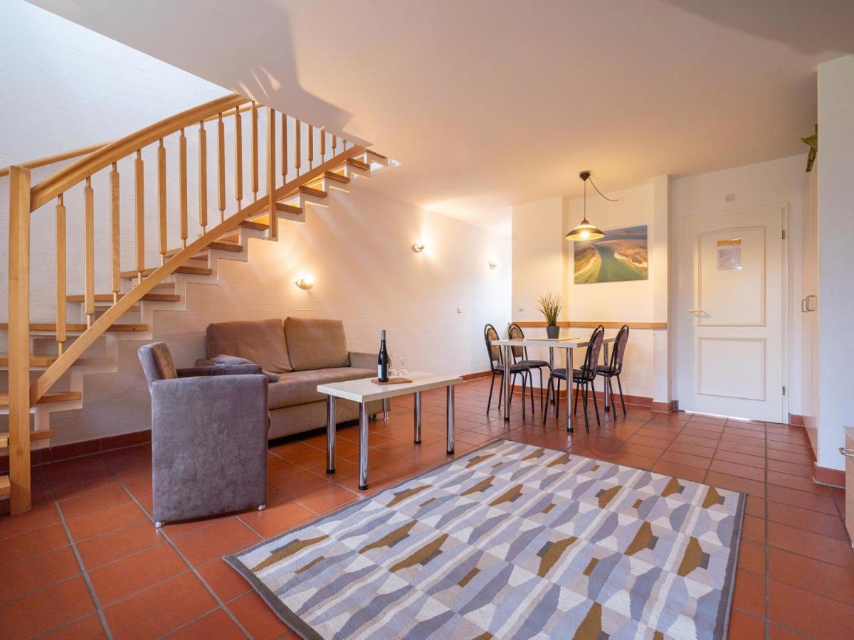 Feriendorf Rugana - Budget Appartement Mit 2 Schlafzimmern Und Terrasse A26 Dranske Esterno foto